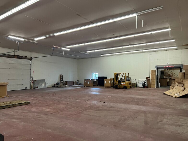 4 S End Plz, New Milford, CT 06776 Industrial For Lease