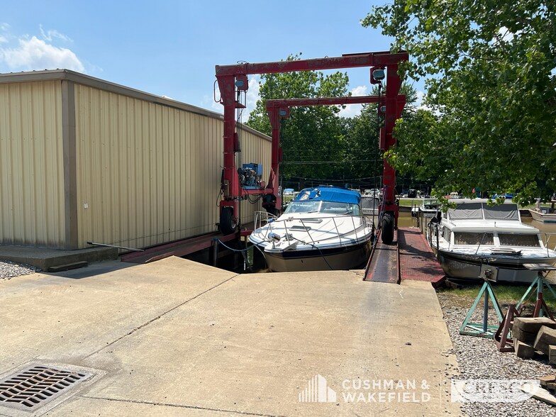 More Photos Of 921 W River Rd, Vermilion Marina For Sale