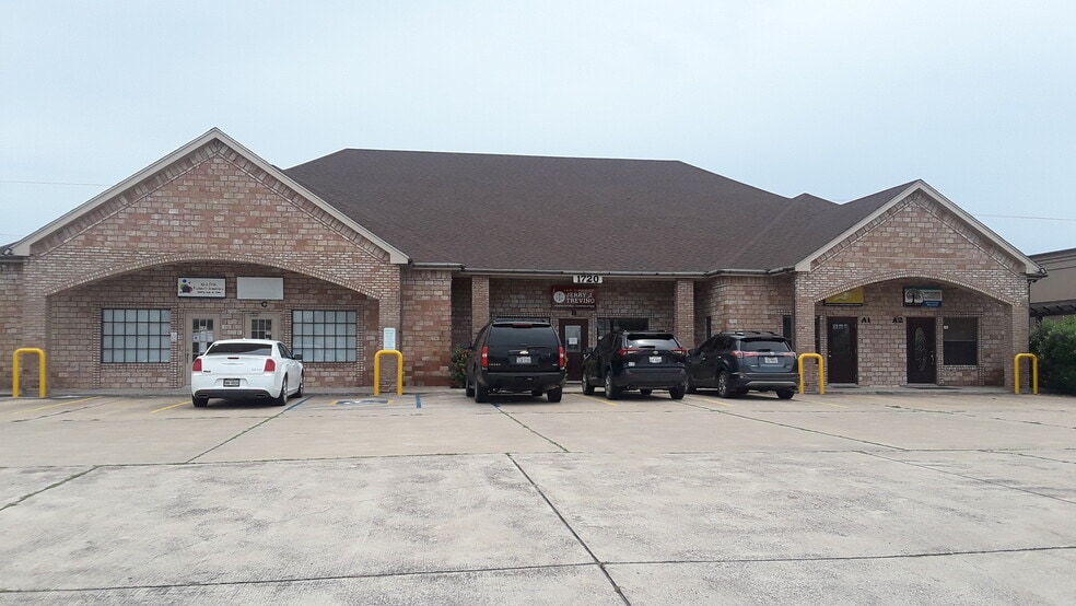 More Photos Of 1720 E Harrison Ave, Harlingen Office For Lease