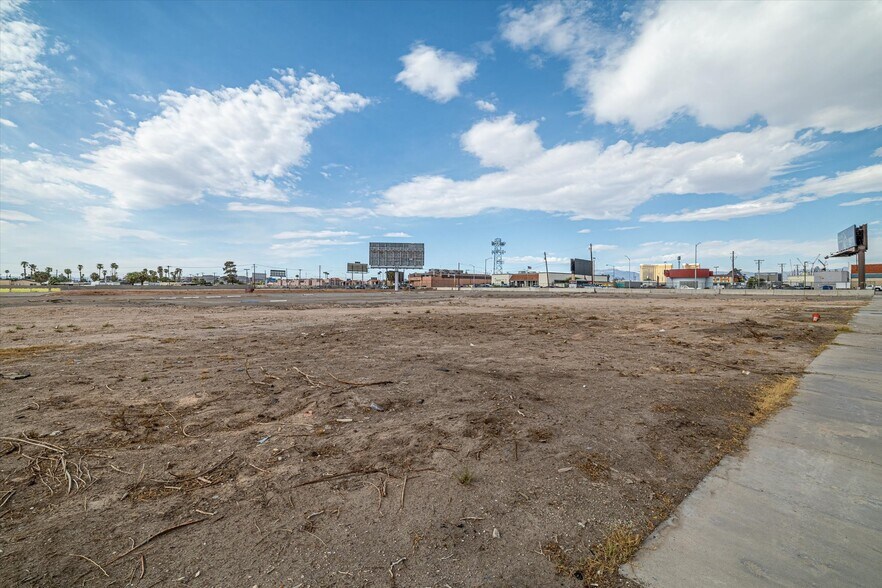 More Photos Of 851 E Tropicana Ave, Las Vegas Land For Sale