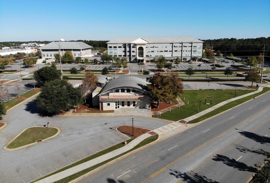 More Photos Of 2807 Meredyth Dr, Albany Restaurant For Sale