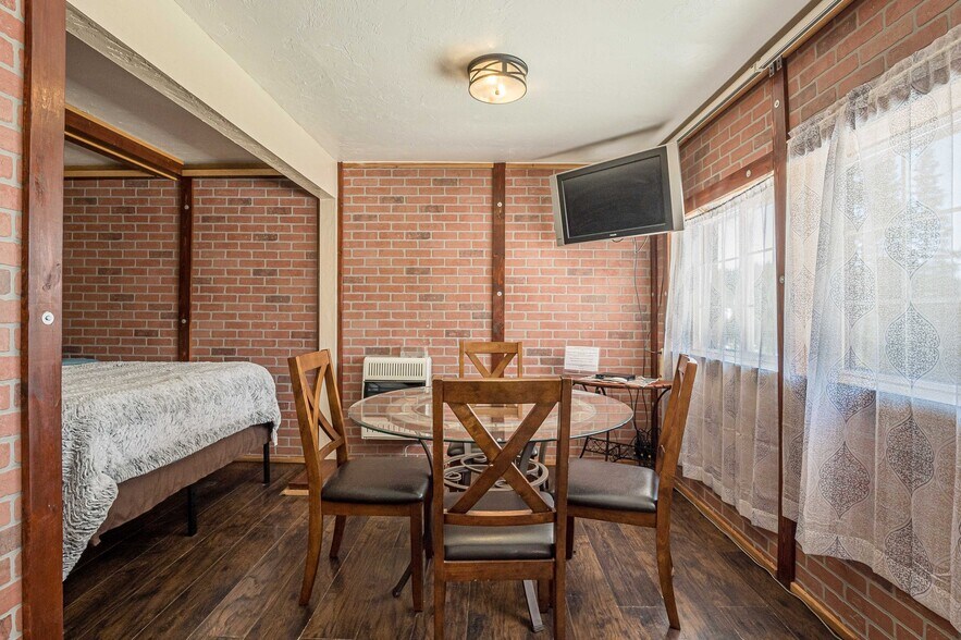 More Photos Of 21221 Baron Lake Dr, Cedaredge Hotel For Sale