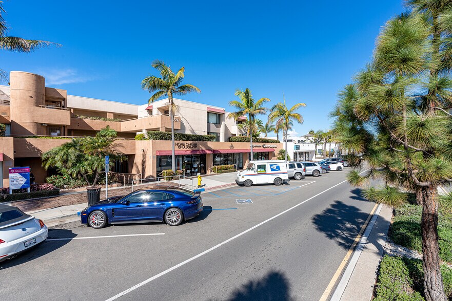 More Photos Of 5724-5726 La Jolla Blvd, La Jolla Apartments For Lease