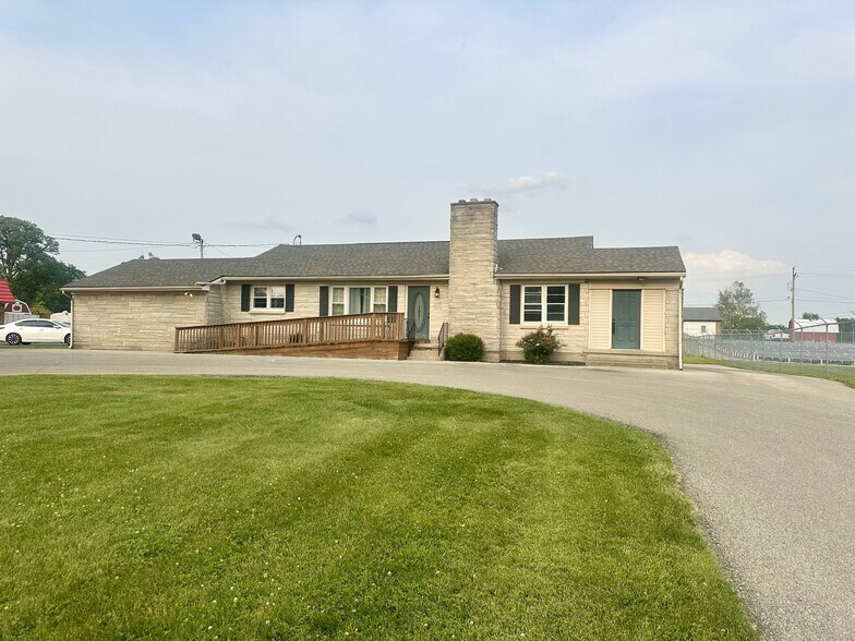 More Photos Of 2600 N Park Rd, Connersville Flex For Sale