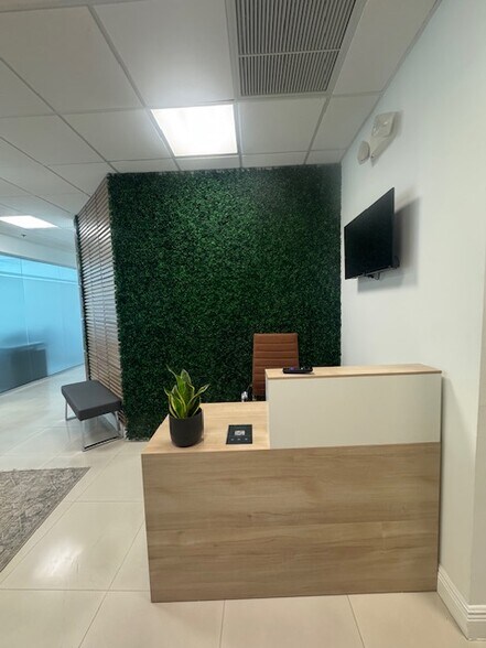 More Photos Of 175 SW 7th St, Miami Medical For Lease