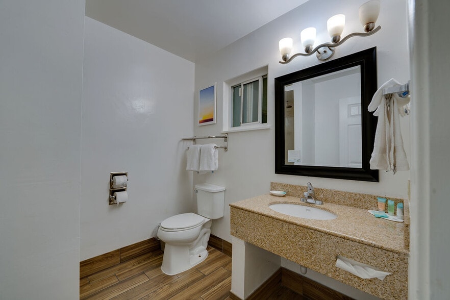 More Photos Of 710 S Cherokee Ln, Lodi Hospitality For Sale