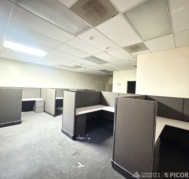 More Photos Of 1671 S Research Loop, Tucson Light Manufacturing For Lease