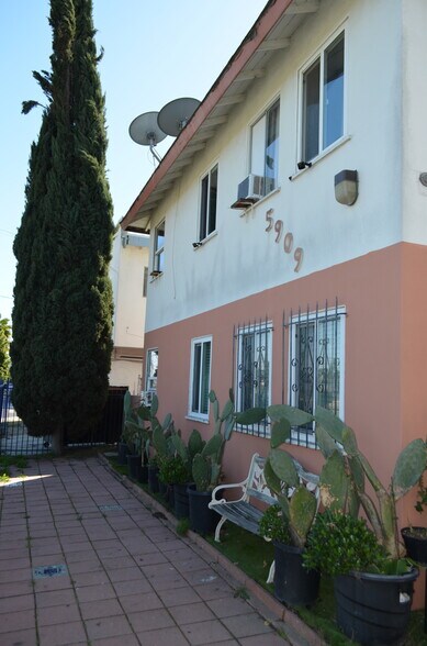 More Photos Of 5909 Whitnall Hwy, Valley Village Apartments For Sale