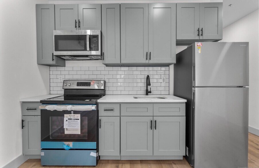 More Photos Of 111 Bank St, Waterbury Apartments For Sale