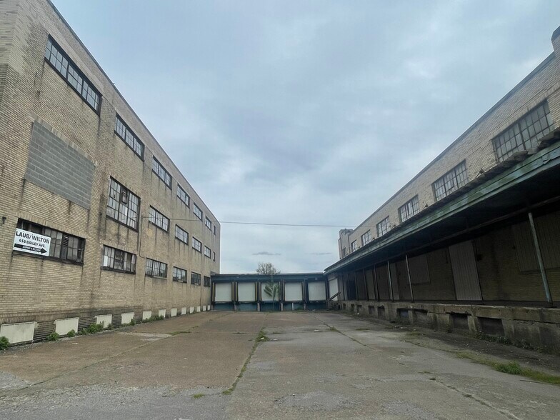 More Photos Of 658 Bailey Ave, Buffalo Manufacturing For Sale