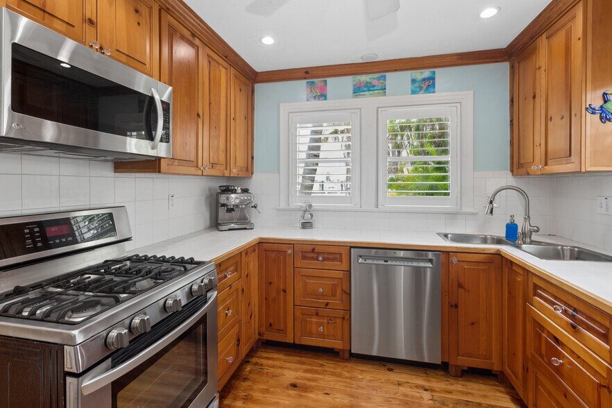 More Photos Of 110 Devon Dr, Clearwater Specialty For Sale
