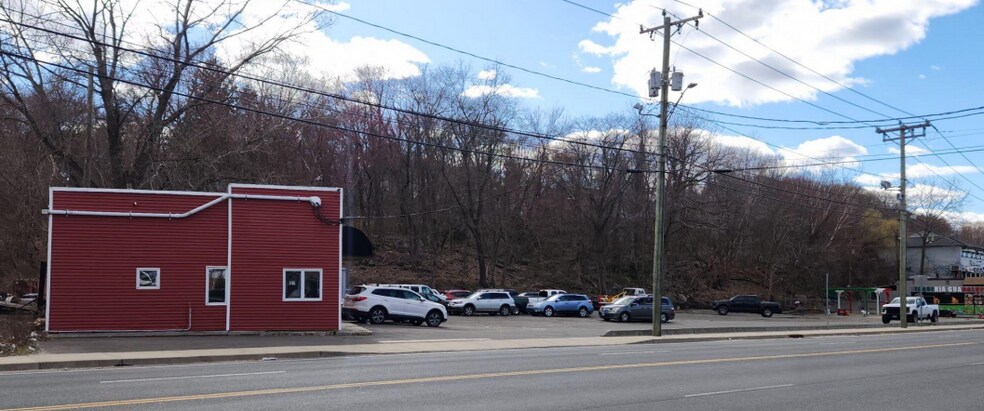 More Photos Of 37 Chase Ave, Waterbury Auto Dealership For Lease