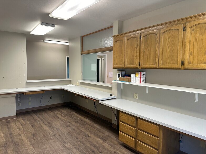 More Photos Of 10 Governors Ln, Chico Medical For Sale