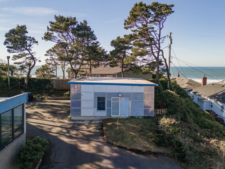 More Photos Of 4333 SW Coast Ave, Lincoln City General Retail For Sale