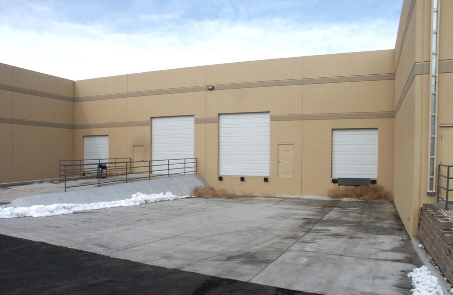 More Photos Of 7790 S Wheeling Ct, Englewood Warehouse For Lease
