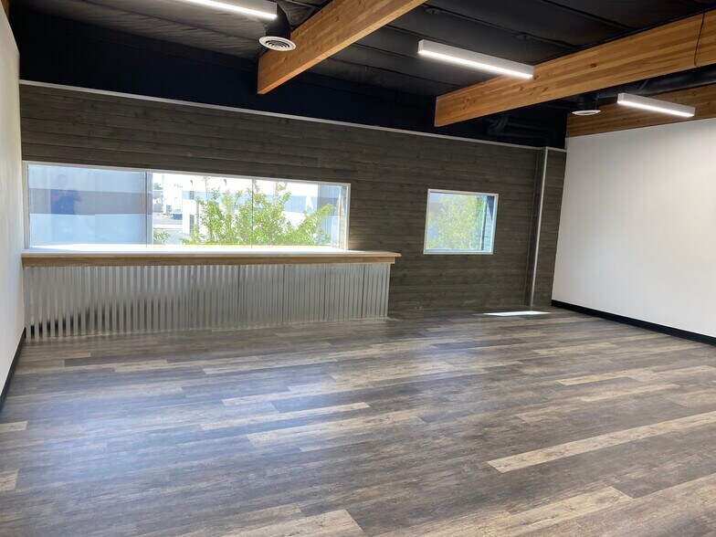 More Photos Of 1938 N Batavia St, Orange Warehouse For Lease