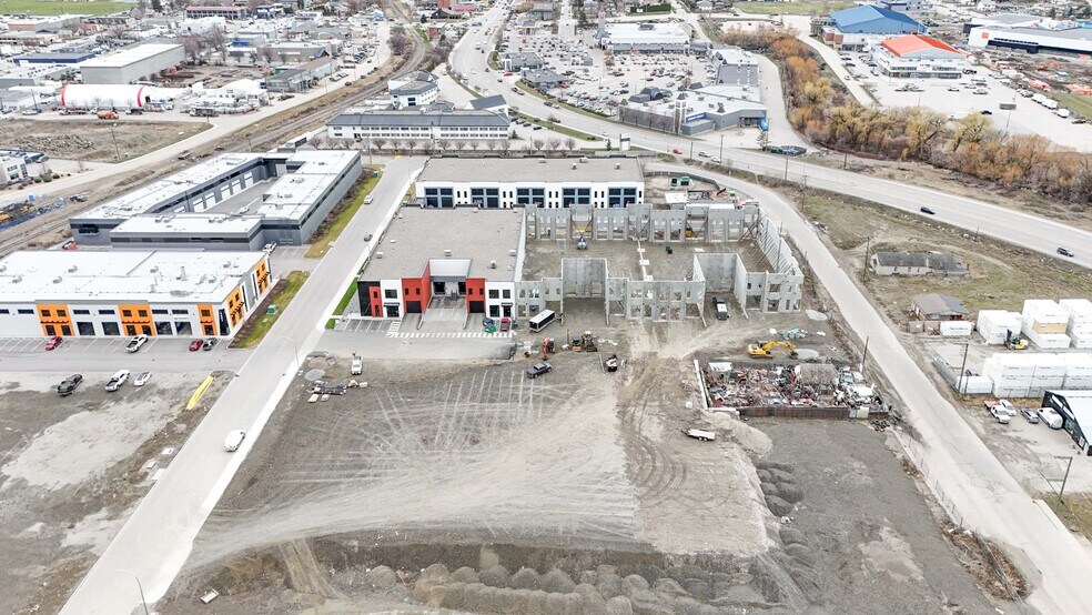 More Photos Of 4605 34 St, Vernon Distribution For Lease