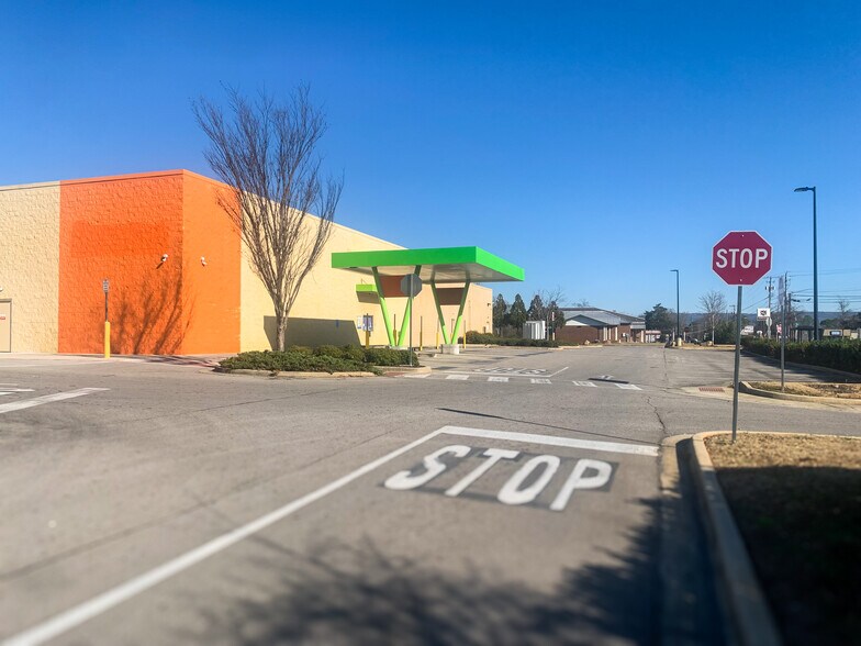 More Photos Of 4226 Oakwood Ave NW, Huntsville Supermarket For Lease