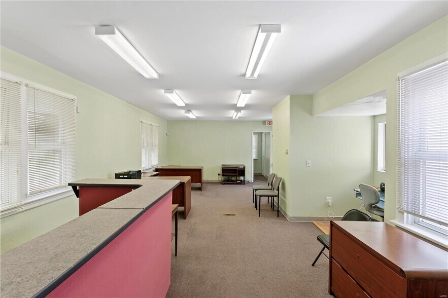 More Photos Of 7228 West Florissant Ave, Jennings Office For Sale
