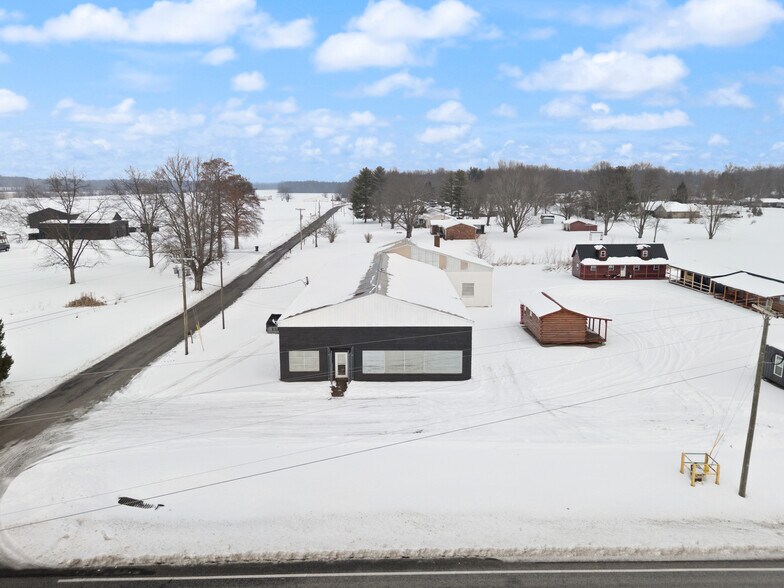 More Photos Of 677 S Cardinal Ln, Scottsburg Industrial For Sale