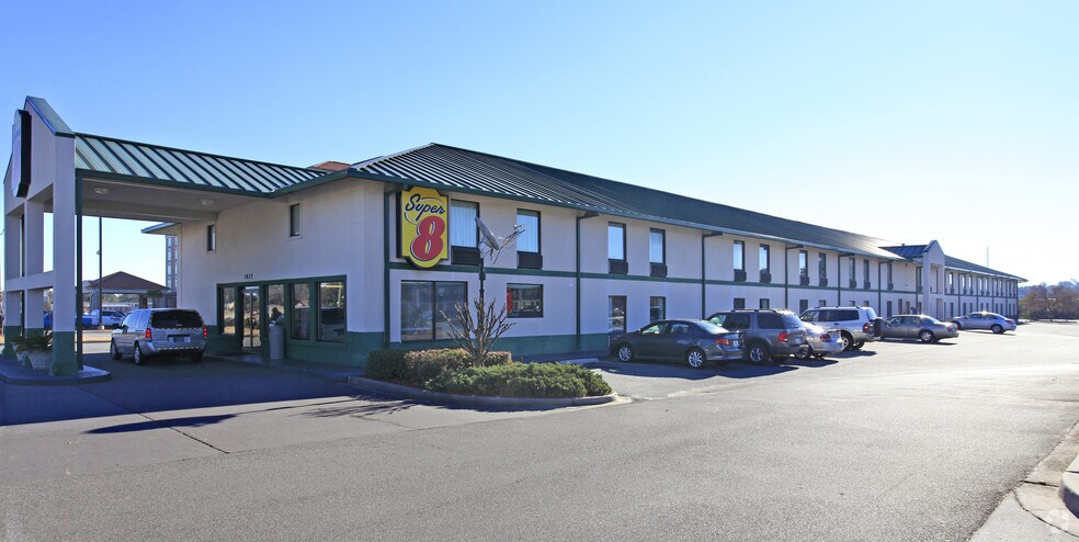 More Photos Of 1825 W Hill Ave, Valdosta Hotel For Sale