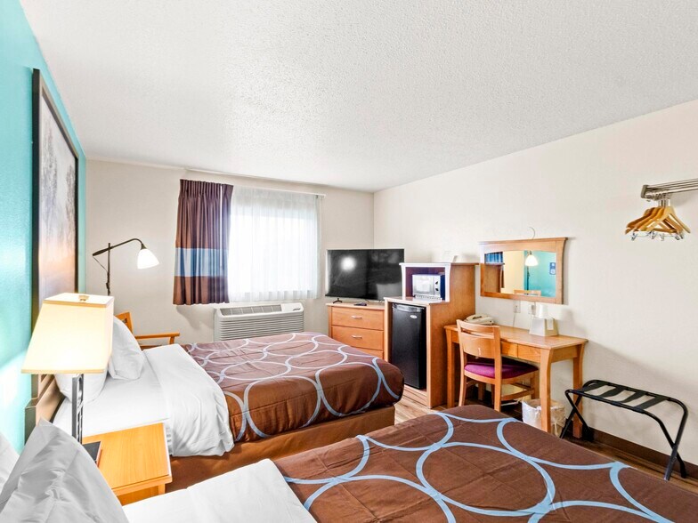 More Photos Of 500 E A St, Ogallala Hotel For Sale