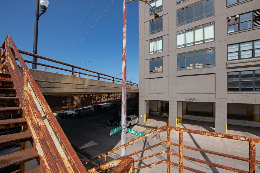 More Photos Of 329 W 18th St, Chicago Light Manufacturing For Lease