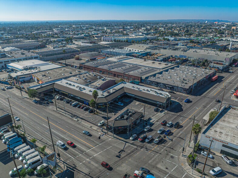 More Photos Of 1901 S Alameda St, Los Angeles General Retail For Sale
