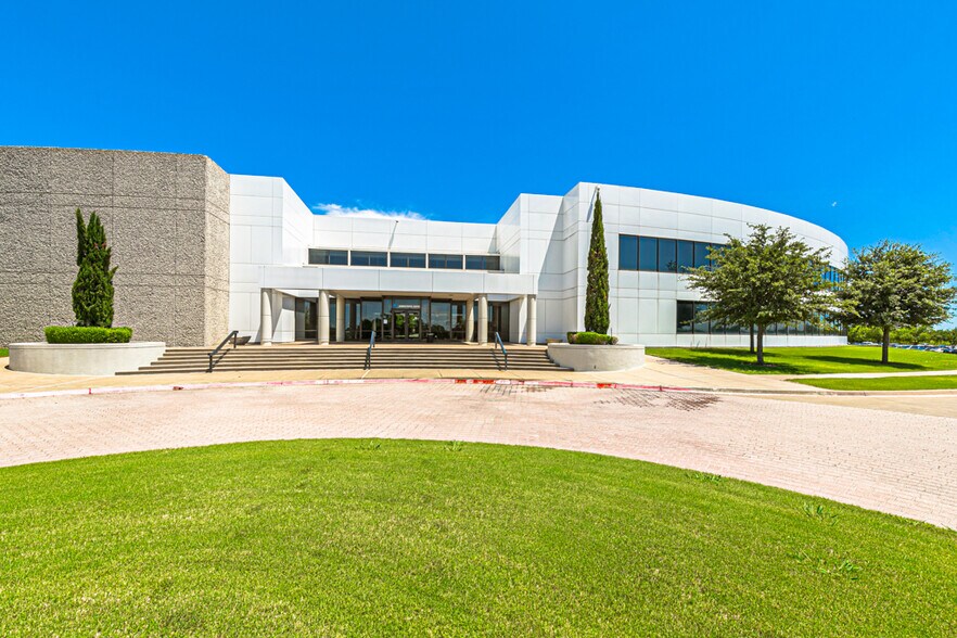 Primary Photo Of 601 S Sanden Blvd, Wylie Medical For Lease