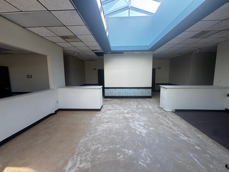 More Photos Of 230 N Equity Dr, Smithfield Medical For Lease