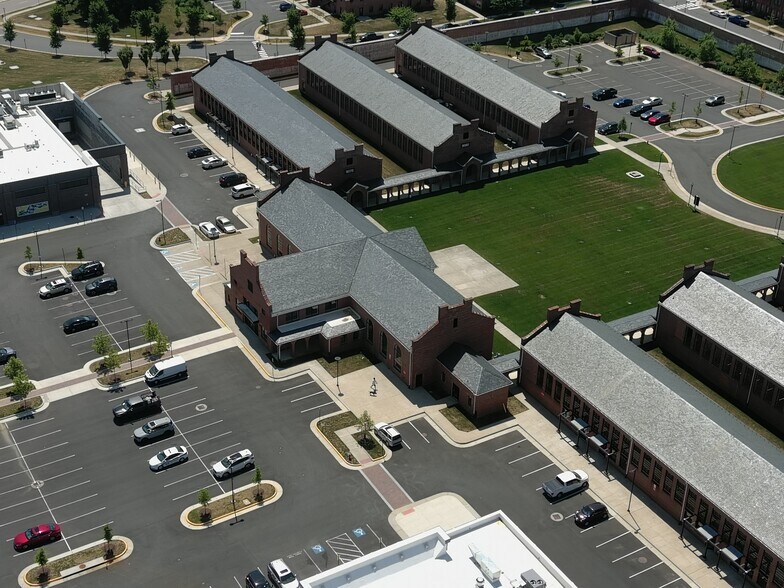 More Photos Of Intersection Of Silverbrook Rd & White Spruce Way, Lorton Supermarket For Lease