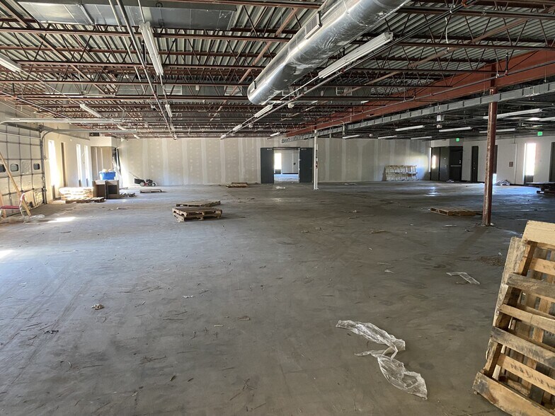 More Photos Of 4775 Paris St, Denver Warehouse For Sale