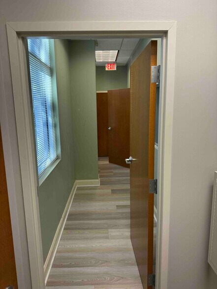 More Photos Of 897 Von Kolnitz Rd, Mount Pleasant Medical For Lease