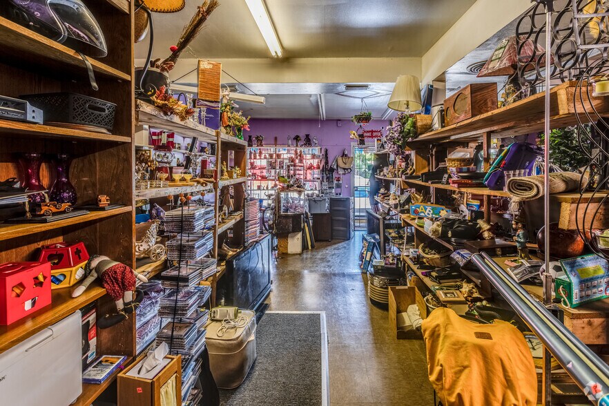 More Photos Of 1502 S Hackberry St, San Antonio Freestanding For Sale