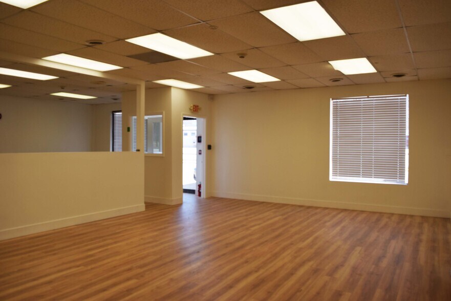 More Photos Of 5600 Raytown Rd, Raytown Office For Sale