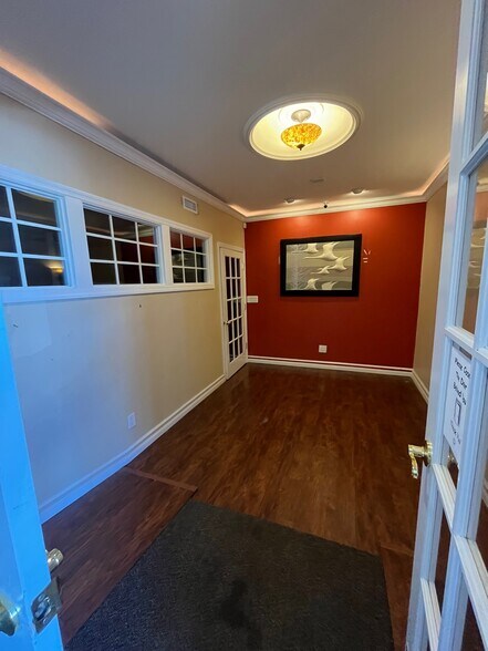 More Photos Of 791 Main St, Farmingdale Loft Creative Space For Lease