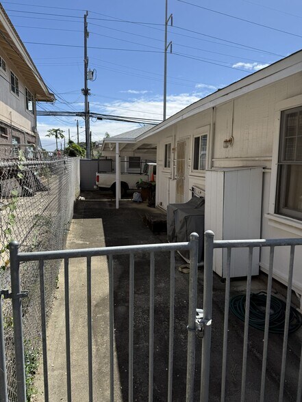 More Photos Of 1424 Gulick Ave, Honolulu Multifamily For Sale