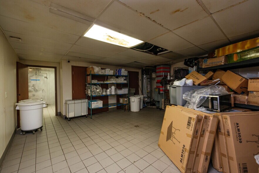 More Photos Of 1007 S Main St, Harrisonburg Restaurant For Lease