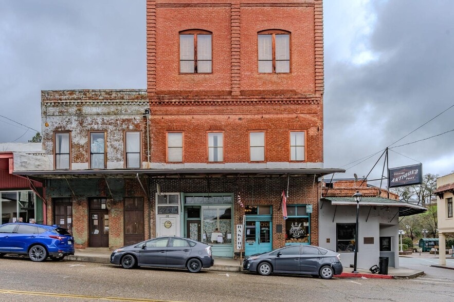 More Photos Of 4 Main St, Jackson General Retail For Sale