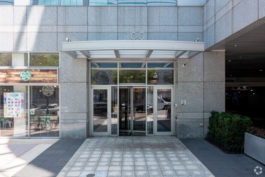 More Photos Of 100 Town Square Pl, Jersey City Office For Lease