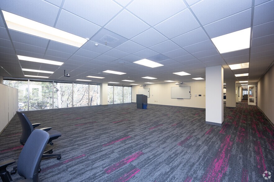 More Photos Of 6525 The Corners Pky, Peachtree Corners Unknown For Lease