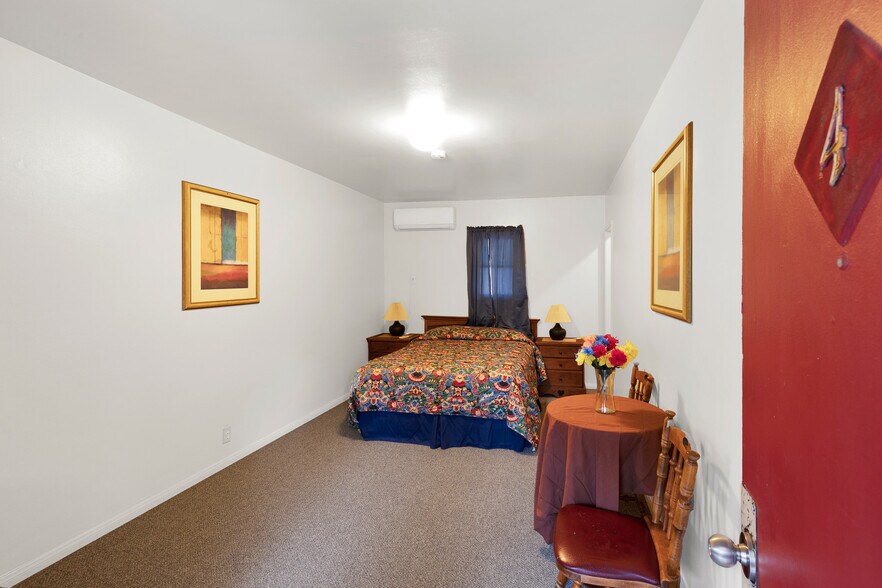 More Photos Of 12117 Sierra Hwy, Santa Clarita Hotel For Sale