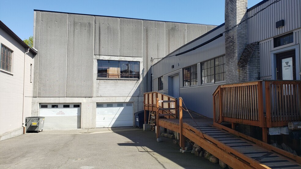 More Photos Of 3410 Woodland Park Ave N, Seattle Warehouse For Lease