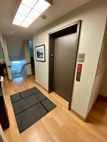 More Photos Of 3518 SW Corbett Ave, Portland Office For Lease