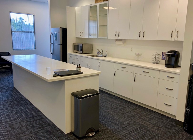 More Photos Of 22 South St, Hopkinton Storefront Retail Office For Lease