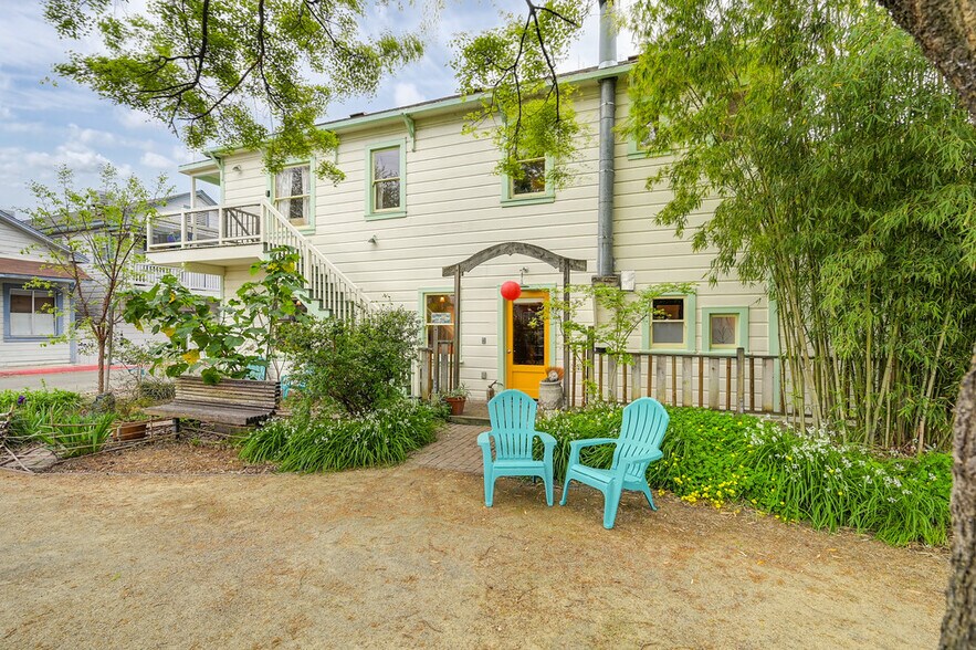 More Photos Of 1250 B St, Walnut Grove Showroom For Sale