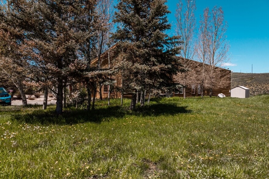 More Photos Of 700 Bitner Rd, Park City Office For Sale