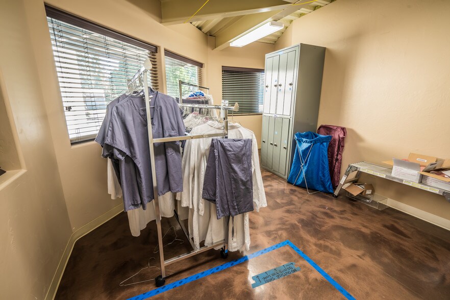 More Photos Of 3735 Eagle Loop, Hood River Warehouse For Sale