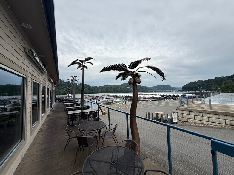More Photos Of 69 Mont Chateau Rd, Morgantown Restaurant For Sale