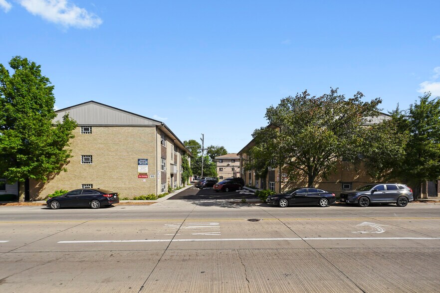 More Photos Of 1905-1913 Saint Charles Rd, Maywood Apartments For Sale